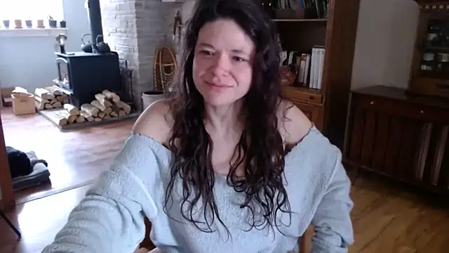 Snapshot of MarcyJones chatting on 03-03-25, 01:31 MarcyJones online show from 03-03-25, 01:31