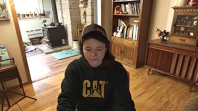 Snapshot of MarcyJones chatting on 11-15-25, 02:57 MarcyJones online show from 11-15-25, 02:57