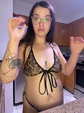 Snapshot of joeystaciee chatting on 07-23-26, 08:51 joeystaciee online show from 07-23-26, 08:51