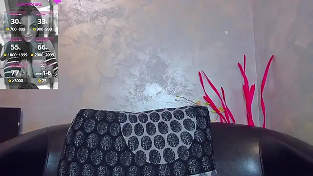 Snapshot of Emma_Muller32 chatting on 03-19-25, 04:36 Emma Muller32 online show from 03-19-25, 04:36