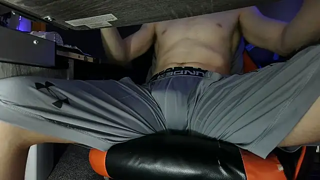 Snapshot of Dick_and_muscles chatting on 03-22-25, 05:49 Dick and muscles online show from 03-22-25, 05:49
