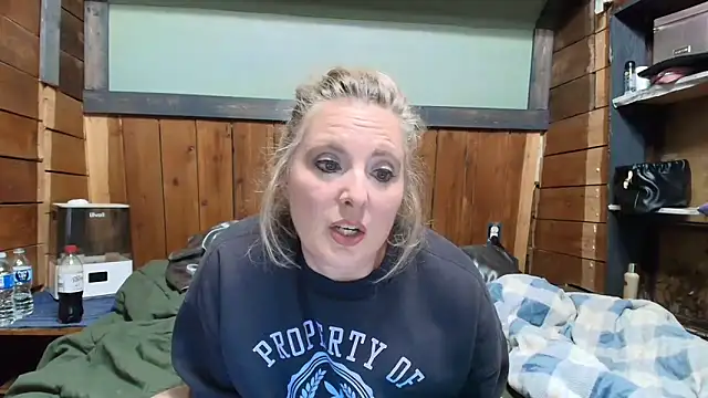 Snapshot of lisaxlovexxx chatting on 03-15-26, 10:27 lisaxlovexxx online show from 03-15-26, 10:27