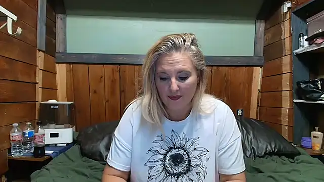 lisaxlovexxx online show from 04-15-26, 06:59