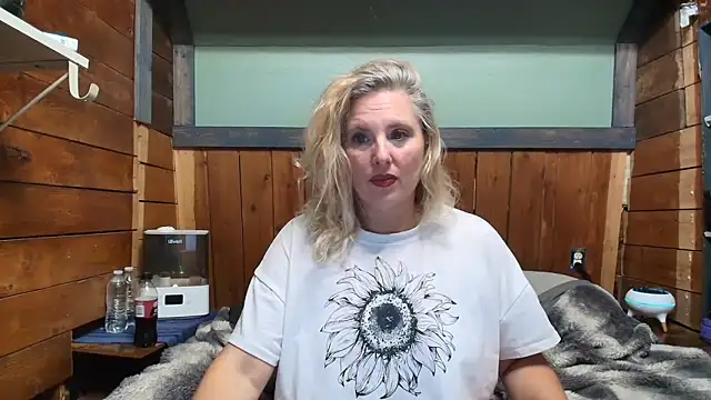 lisaxlovexxx online show from 05-23-26, 02:28
