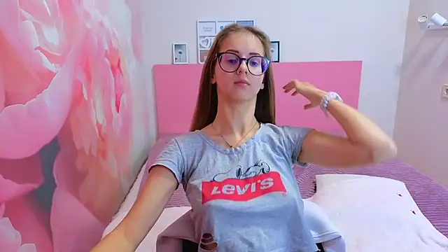 AliceAdams online show from 10-17-25, 07:00