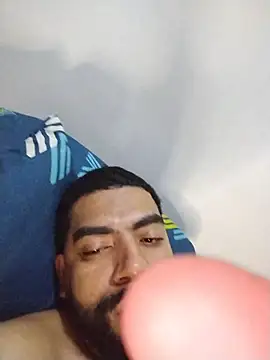 Snapshot of Aroon_Stonne chatting on 11-06-25, 06:25 Aroon Stonne online show from 11-06-25, 06:25