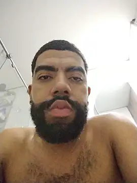 Snapshot of Aroon_Stonne chatting on 11-19-25, 06:02 Aroon Stonne online show from 11-19-25, 06:02