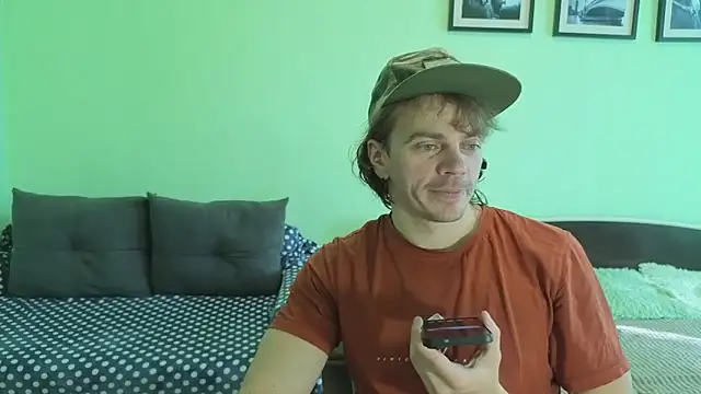 Marrymepls online show from 05-18-26, 09:59