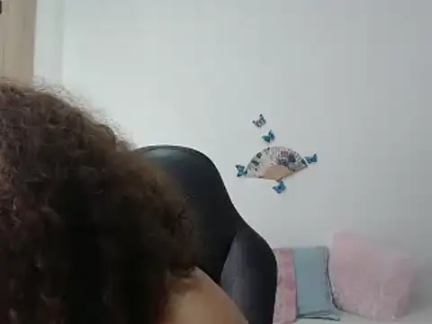 Snapshot of BustyMilf_ chatting on 01-10-25, 06:06 BustyMilf online show from 01-10-25, 06:06