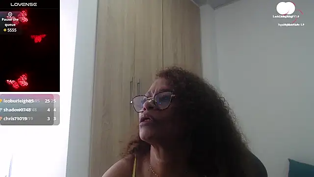 Snapshot of BustyMilf_ chatting on 01-27-25, 04:11 BustyMilf online show from 01-27-25, 04:11