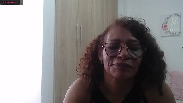 Snapshot of BustyMilf_ chatting on 02-21-25, 06:04 BustyMilf online show from 02-21-25, 06:04