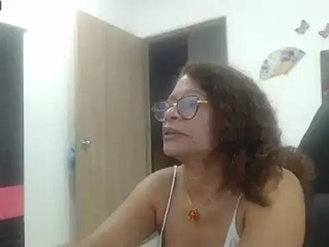 Snapshot of BustyMilf_ chatting on 03-06-25, 11:47 BustyMilf online show from 03-06-25, 11:47