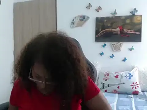 Snapshot of BustyMilf_ chatting on 03-21-25, 06:29 BustyMilf online show from 03-21-25, 06:29