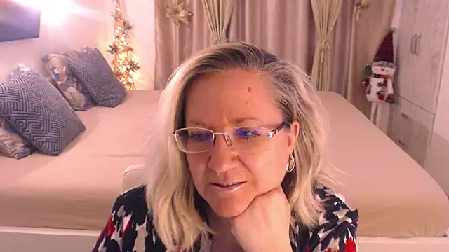 Snapshot of Raisshy chatting on 12-16-24, 06:10 Raisshy online show from 12-16-24, 06:10