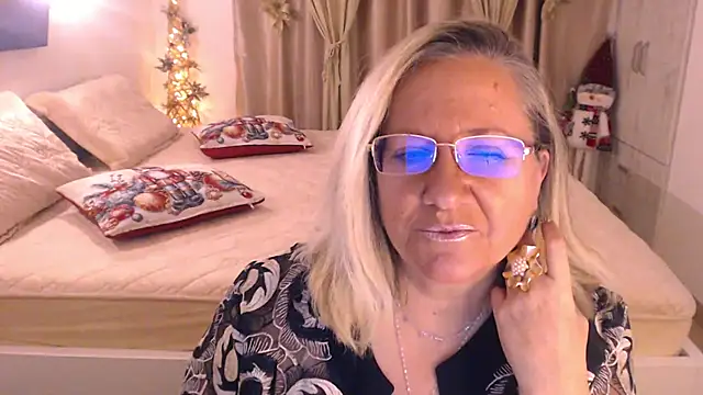 Snapshot of Raisshy chatting on 12-21-24, 03:31 Raisshy online show from 12-21-24, 03:31