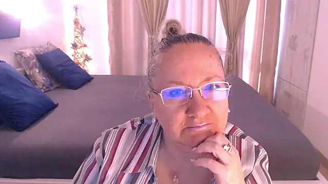 Snapshot of Raisshy chatting on 01-19-25, 11:45 Raisshy online show from 01-19-25, 11:45