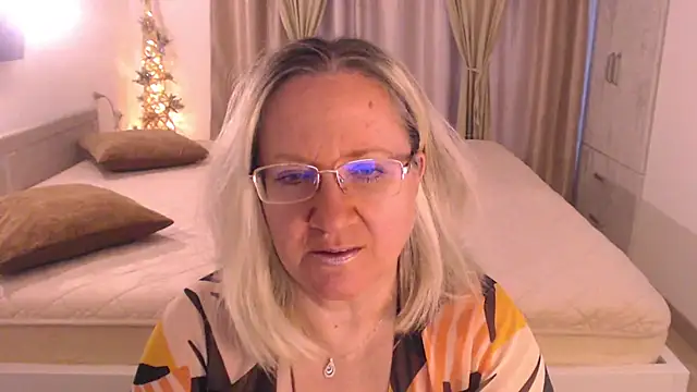 Snapshot of Raisshy chatting on 01-22-25, 12:49 Raisshy online show from 01-22-25, 12:49