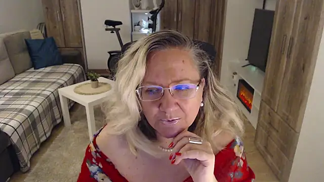 Snapshot of Raisshy chatting on 02-14-25, 05:30 Raisshy online show from 02-14-25, 05:30