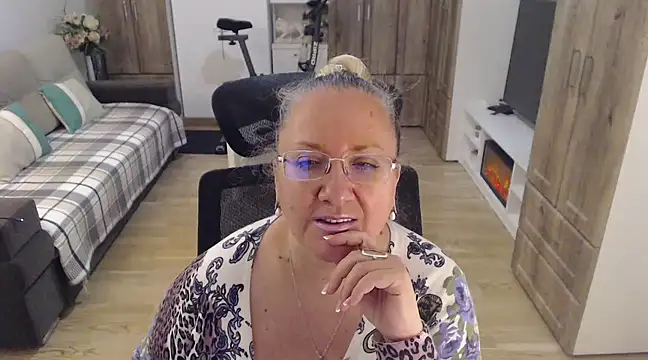 Snapshot of Raisshy chatting on 03-16-25, 04:52 Raisshy online show from 03-16-25, 04:52