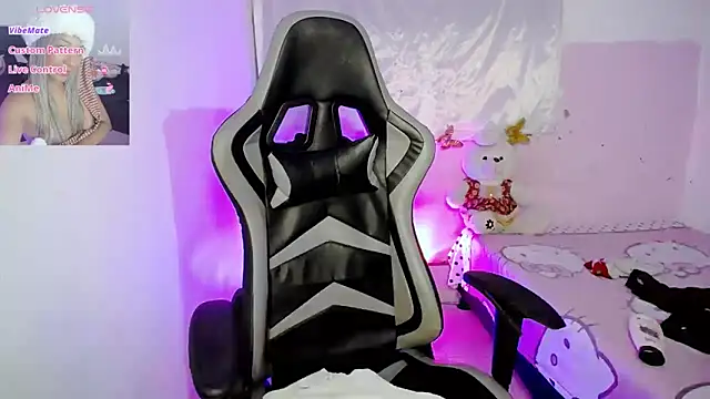 ninatiny online show from 03-20-25, 09:26