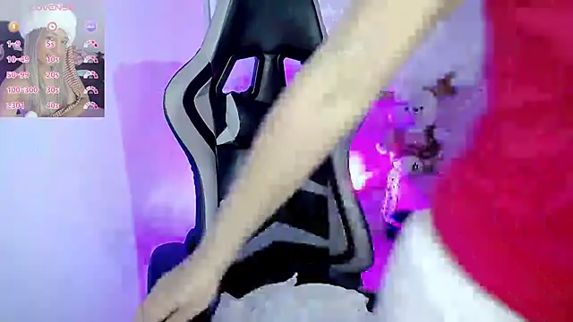 ninatiny online show from 03-21-25, 10:50