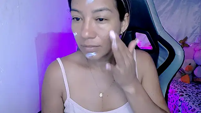 ninatiny online show from 09-18-25, 09:00