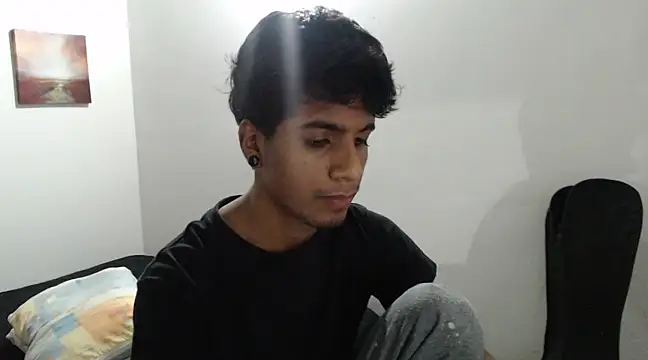 Snapshot of stevenosori chatting on 02-15-25, 01:31 stevenosori online show from 02-15-25, 01:31