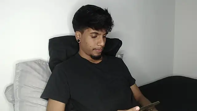 Snapshot of stevenosori chatting on 09-19-25, 11:00 stevenosori online show from 09-19-25, 11:00