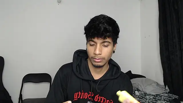 Snapshot of stevenosori chatting on 10-28-25, 02:26 stevenosori online show from 10-28-25, 02:26