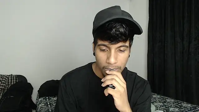 Snapshot of stevenosori chatting on 11-11-25, 10:48 stevenosori online show from 11-11-25, 10:48