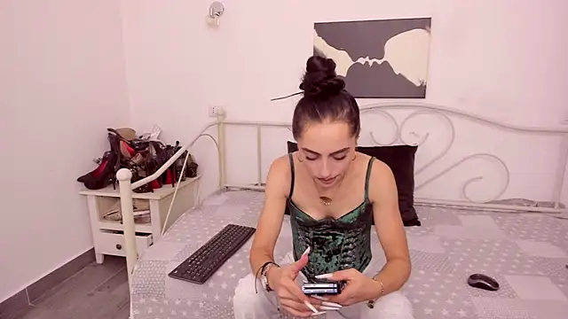 Snapshot of jessystarr chatting on 10-19-25, 11:44 jessystarr online show from 10-19-25, 11:44