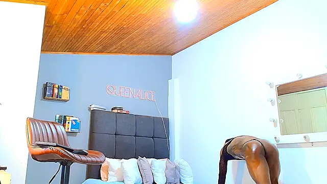 queenaliice online show from 02-28-26, 11:22