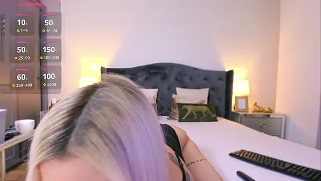 ElizzaBubble online show from 04-07-26, 10:20