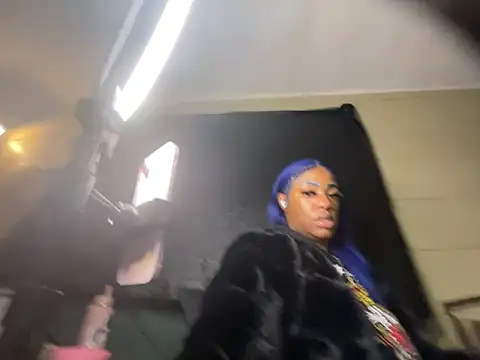 Snapshot of AlexaTheSlut chatting on 12-18-25, 04:29 AlexaTheSlut online show from 12-18-25, 04:29