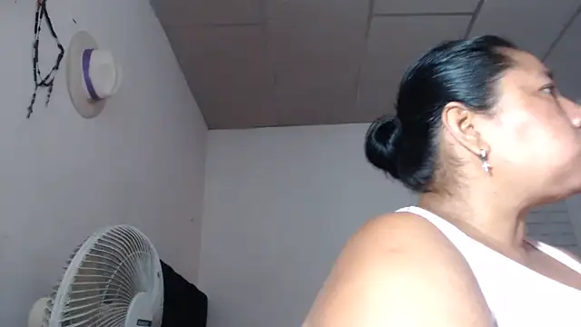 adrixxx38 online show from 12-03-25, 01:42