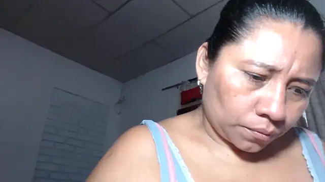 Snapshot of adrixxx38 chatting on 12-22-25, 04:37 adrixxx38 online show from 12-22-25, 04:37