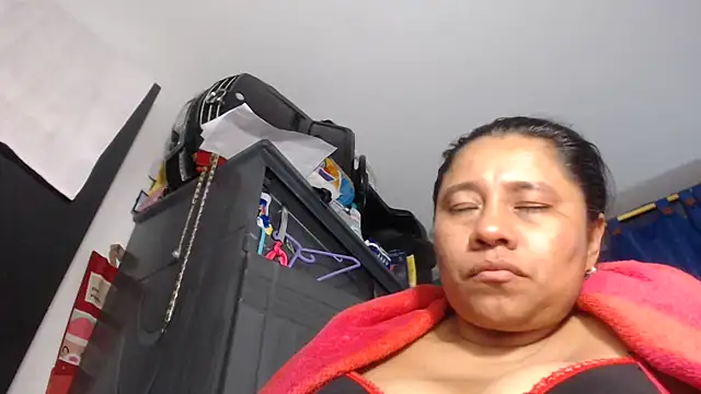 Snapshot of adrixxx38 chatting on 01-06-26, 05:33 adrixxx38 online show from 01-06-26, 05:33