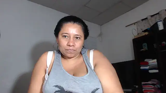 Snapshot of adrixxx38 chatting on 01-16-26, 11:42 adrixxx38 online show from 01-16-26, 11:42