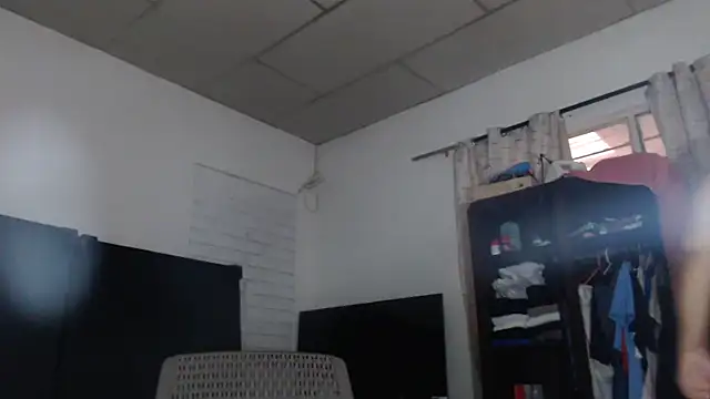 Snapshot of adrixxx38 chatting on 02-06-26, 09:40 adrixxx38 online show from 02-06-26, 09:40