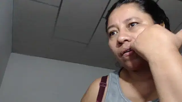 Snapshot of adrixxx38 chatting on 02-08-26, 10:18 adrixxx38 online show from 02-08-26, 10:18