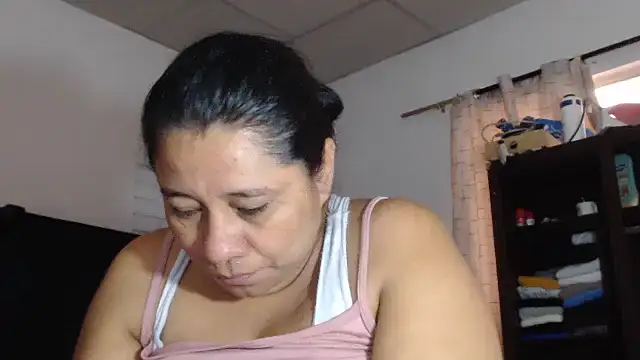 Snapshot of adrixxx38 chatting on 02-14-26, 06:04 adrixxx38 online show from 02-14-26, 06:04