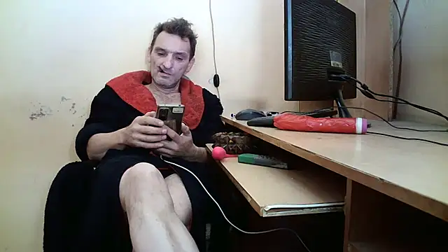 dundyFocus online show from 10-31-25, 01:01