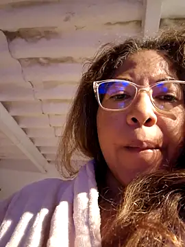 Snapshot of mila38 chatting on 11-16-25, 05:40 mila38 online show from 11-16-25, 05:40