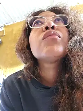 Snapshot of mila38 chatting on 12-20-25, 09:05 mila38 online show from 12-20-25, 09:05