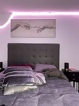 Snapshot of Clara-xoxo chatting on 10-27-25, 03:27 Clara-xoxo online show from 10-27-25, 03:27