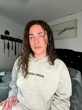 Snapshot of Clara-xoxo chatting on 01-18-26, 01:59 Clara-xoxo online show from 01-18-26, 01:59