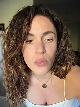 Snapshot of Clara-xoxo chatting on 03-01-26, 01:57 Clara-xoxo online show from 03-01-26, 01:57