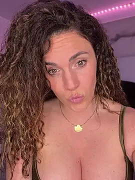 Snapshot of Clara-xoxo chatting on 03-06-26, 10:50 Clara-xoxo online show from 03-06-26, 10:50