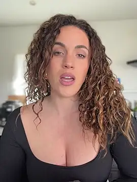 Snapshot of Clara-xoxo chatting on 03-12-26, 09:04 Clara-xoxo online show from 03-12-26, 09:04