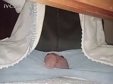 Snapshot of Bigdick666cm chatting on 01-14-25, 04:25 Bigdick666cm online show from 01-14-25, 04:25